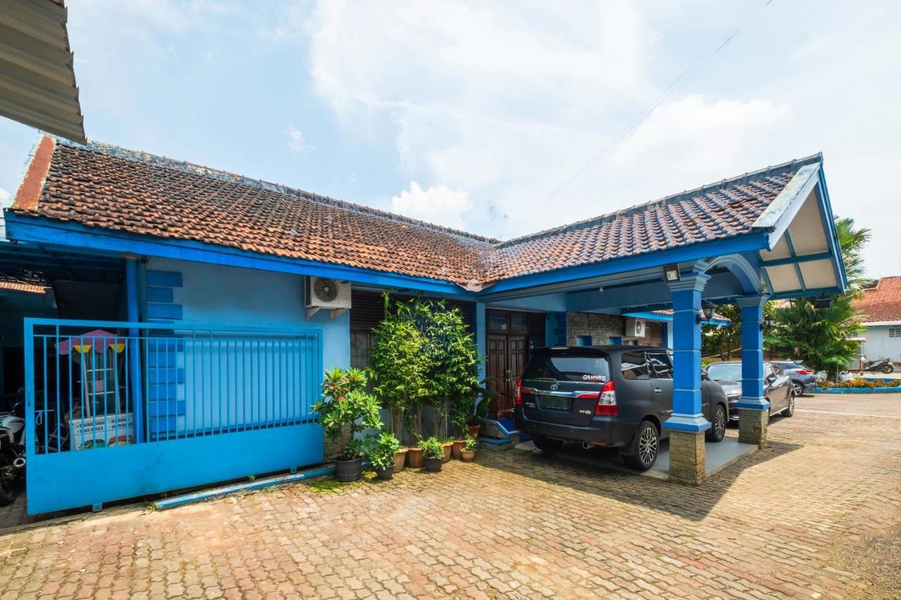 RedDoorz Syariah At Jl Pangeran Hidayatullah Cianjur Hotel Luaran gambar