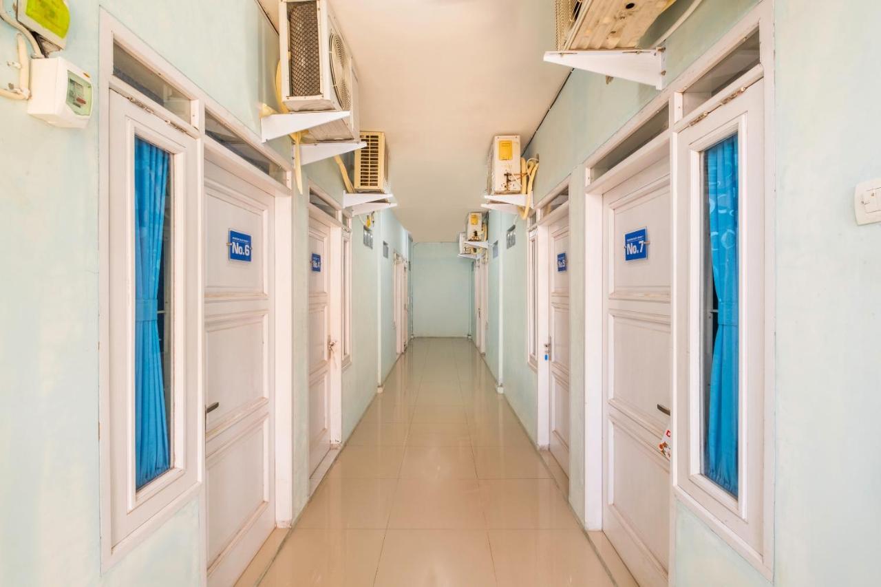 RedDoorz Syariah At Jl Pangeran Hidayatullah Cianjur Hotel Luaran gambar