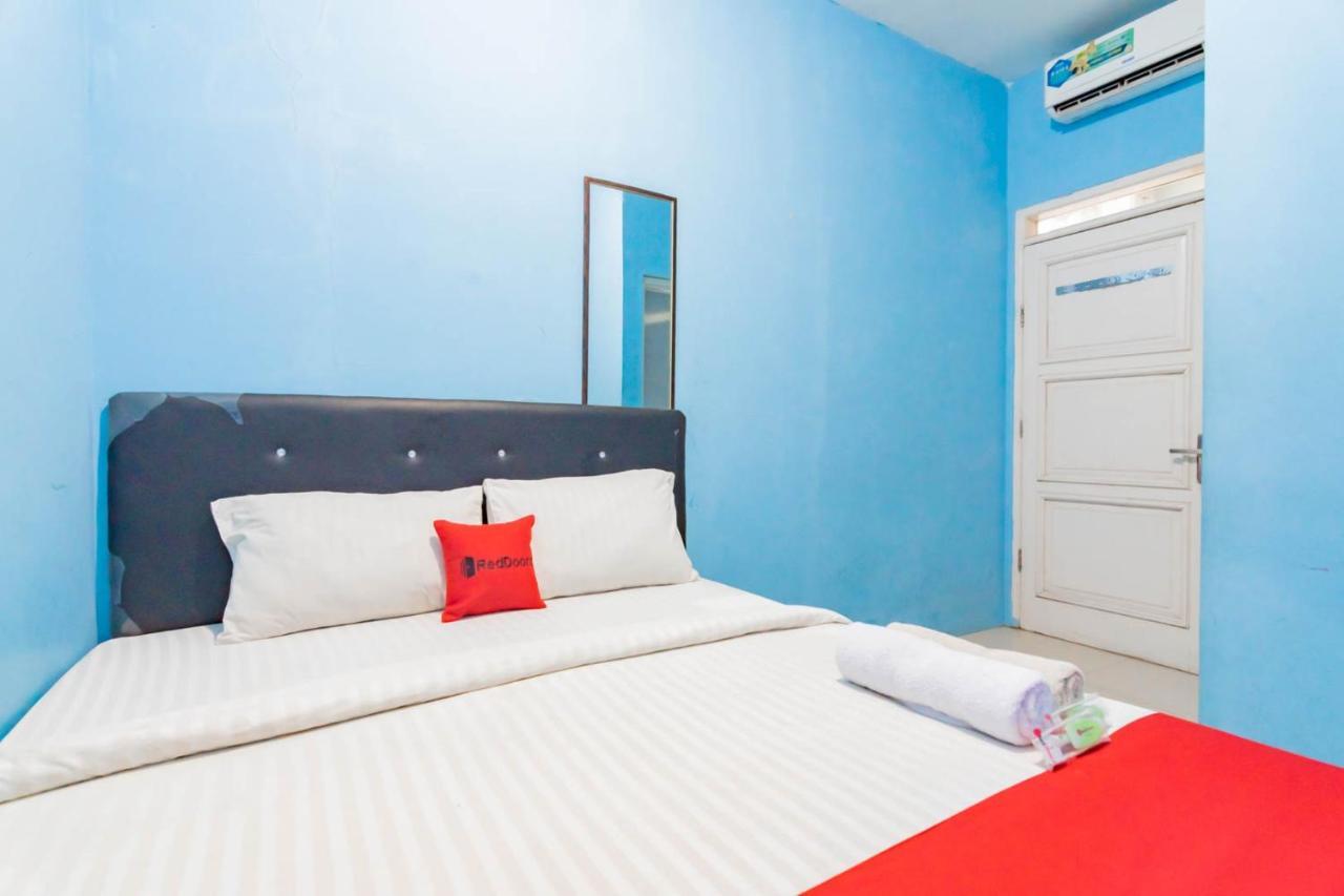 RedDoorz Syariah At Jl Pangeran Hidayatullah Cianjur Hotel Luaran gambar
