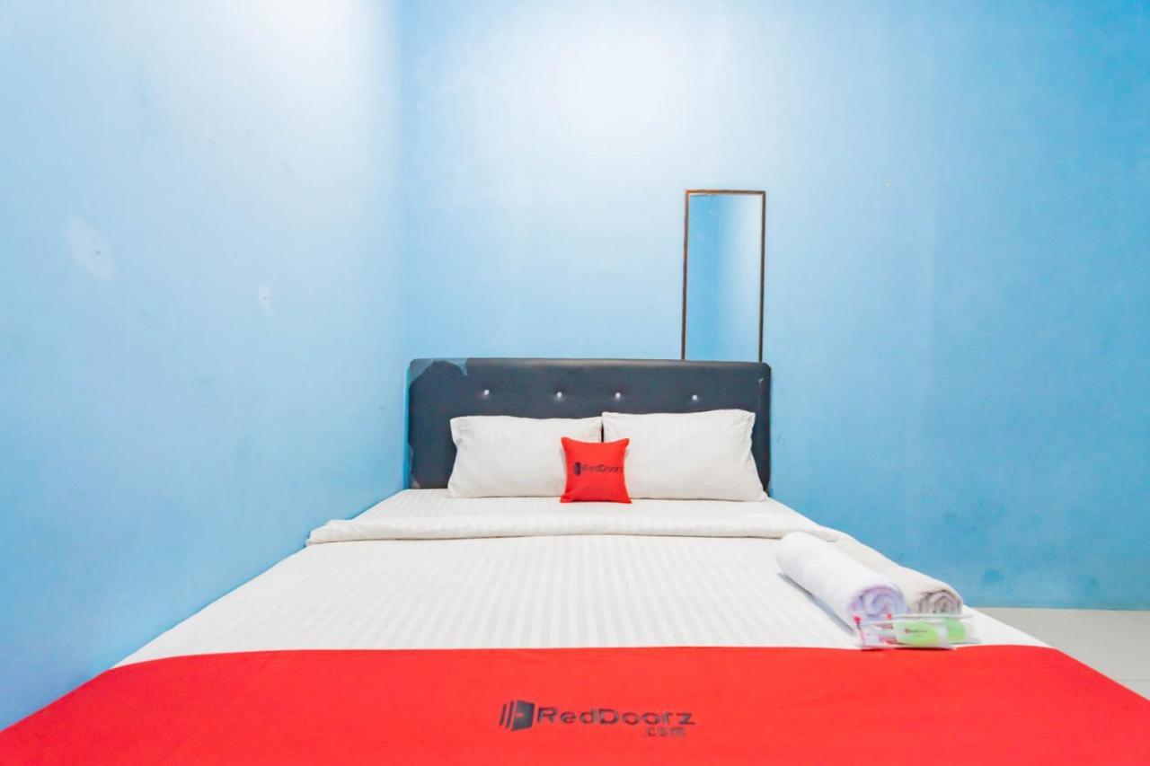 RedDoorz Syariah At Jl Pangeran Hidayatullah Cianjur Hotel Luaran gambar