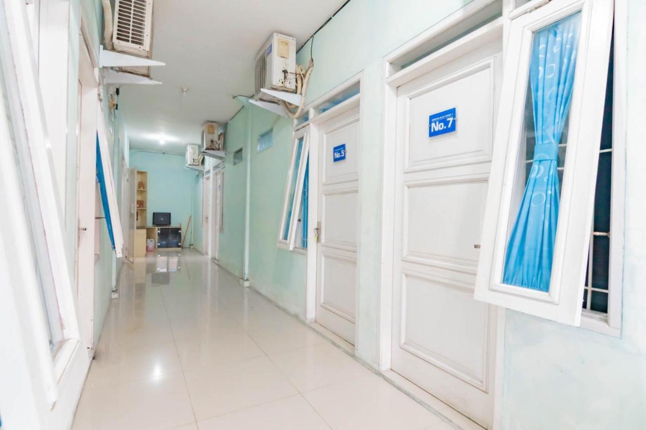 RedDoorz Syariah At Jl Pangeran Hidayatullah Cianjur Hotel Luaran gambar