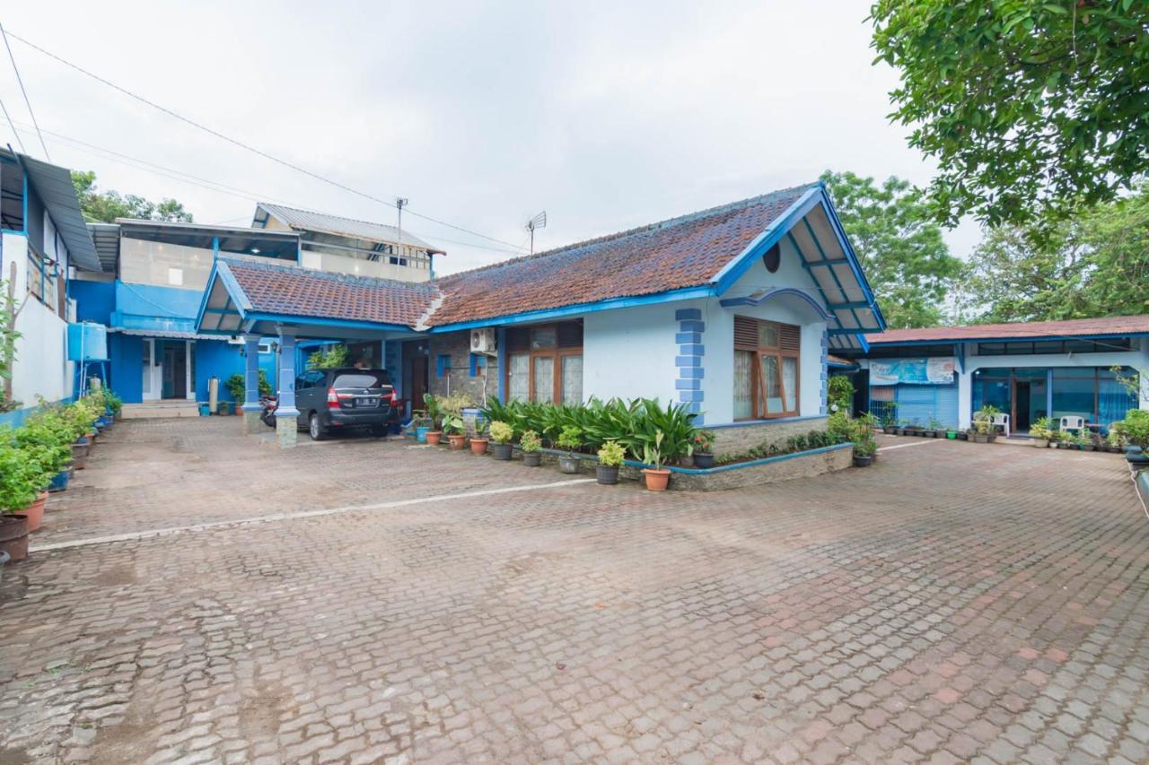 RedDoorz Syariah At Jl Pangeran Hidayatullah Cianjur Hotel Luaran gambar